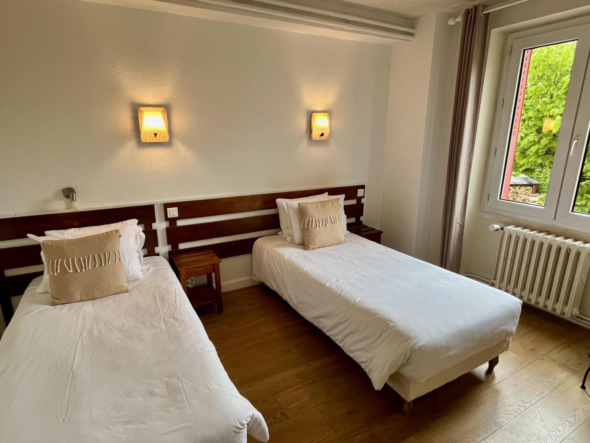 Hotel Restaurant Le Clos Besse-et-Saint-Anastaise Room photo